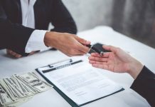 Key differences between a software licensing agreement and a cloud services agreement