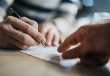 Mitigating risks in contracts : strategies for small businesses