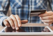 Card transactions : extending the scope of permitted devices through tokenization